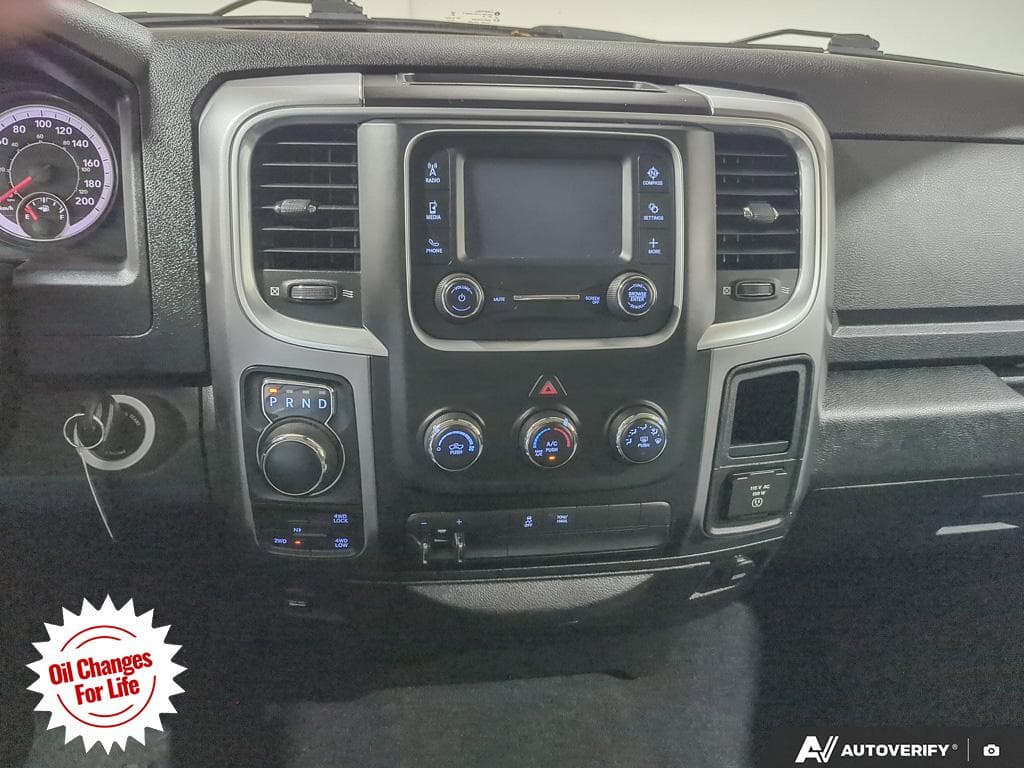 2022 Ram 1500 Classic SLT, photograph 25