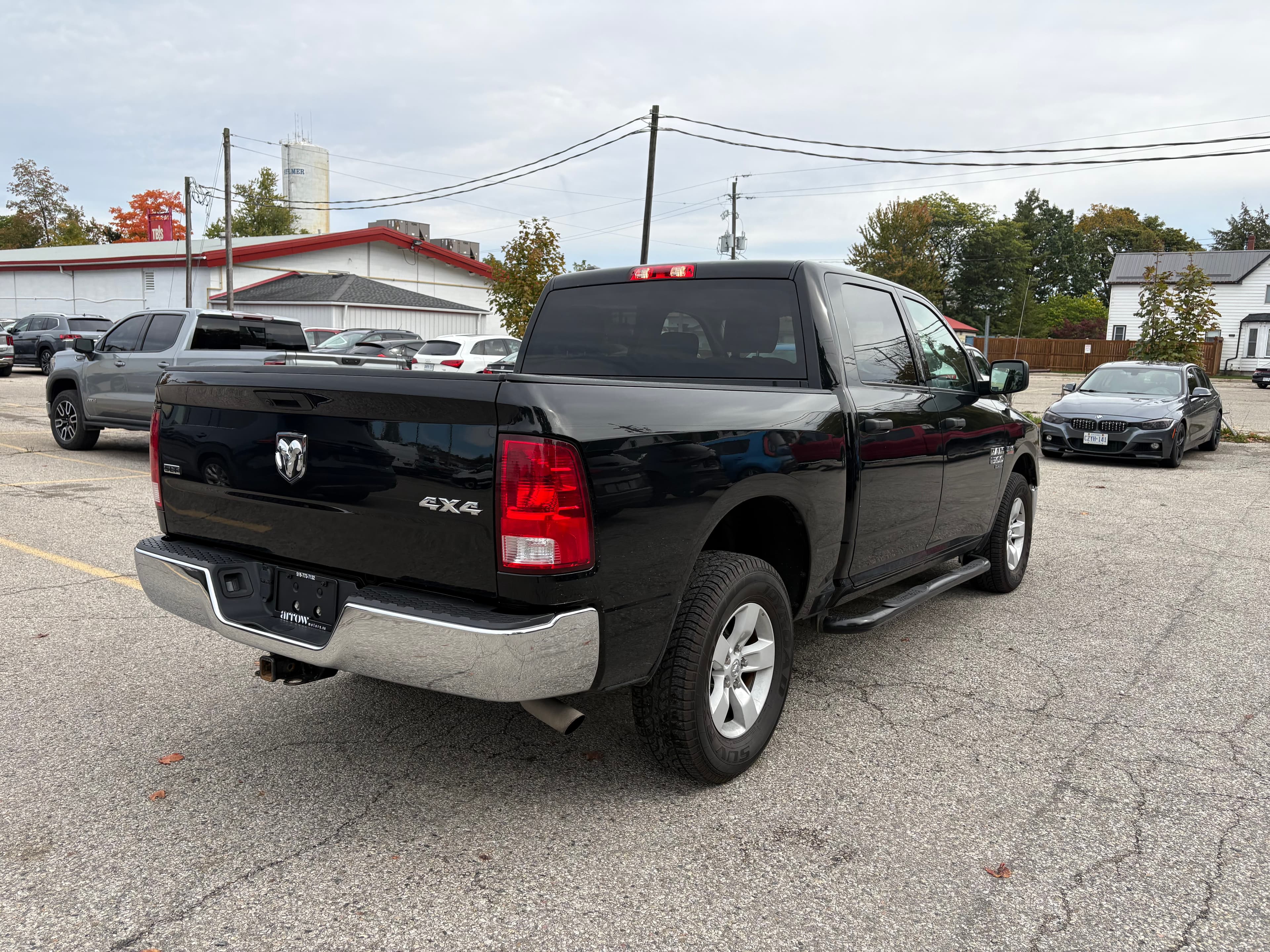 2022 Ram 1500 Classic SLT, photograph 3
