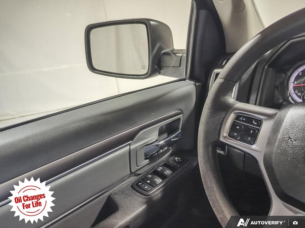 2022 Ram 1500 Classic SLT, photograph 23