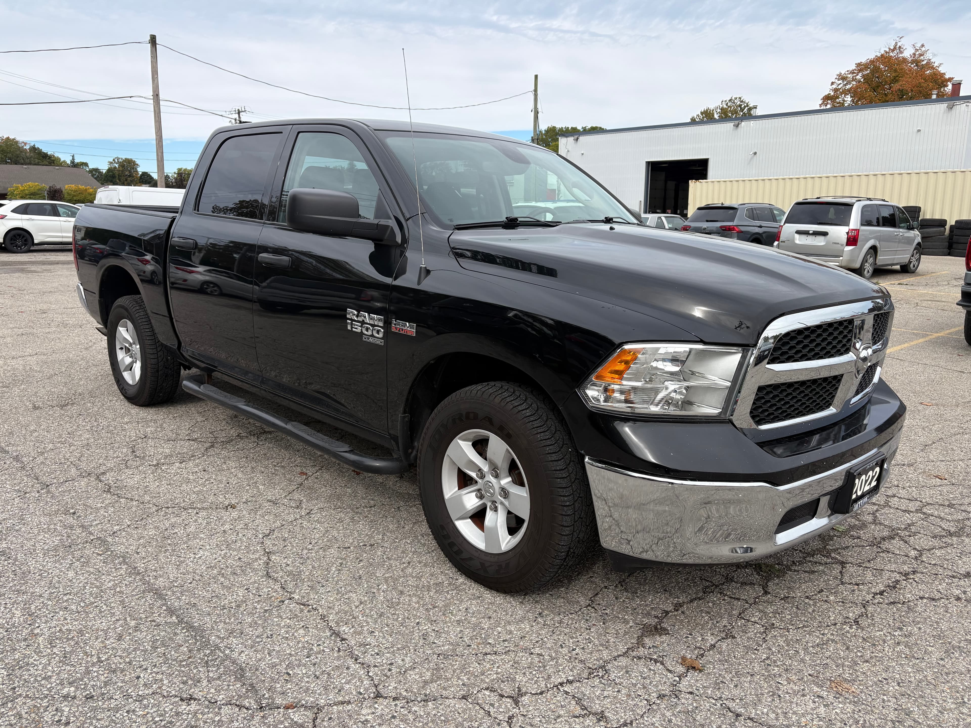 2022 Ram 1500 Classic SLT, photograph 4