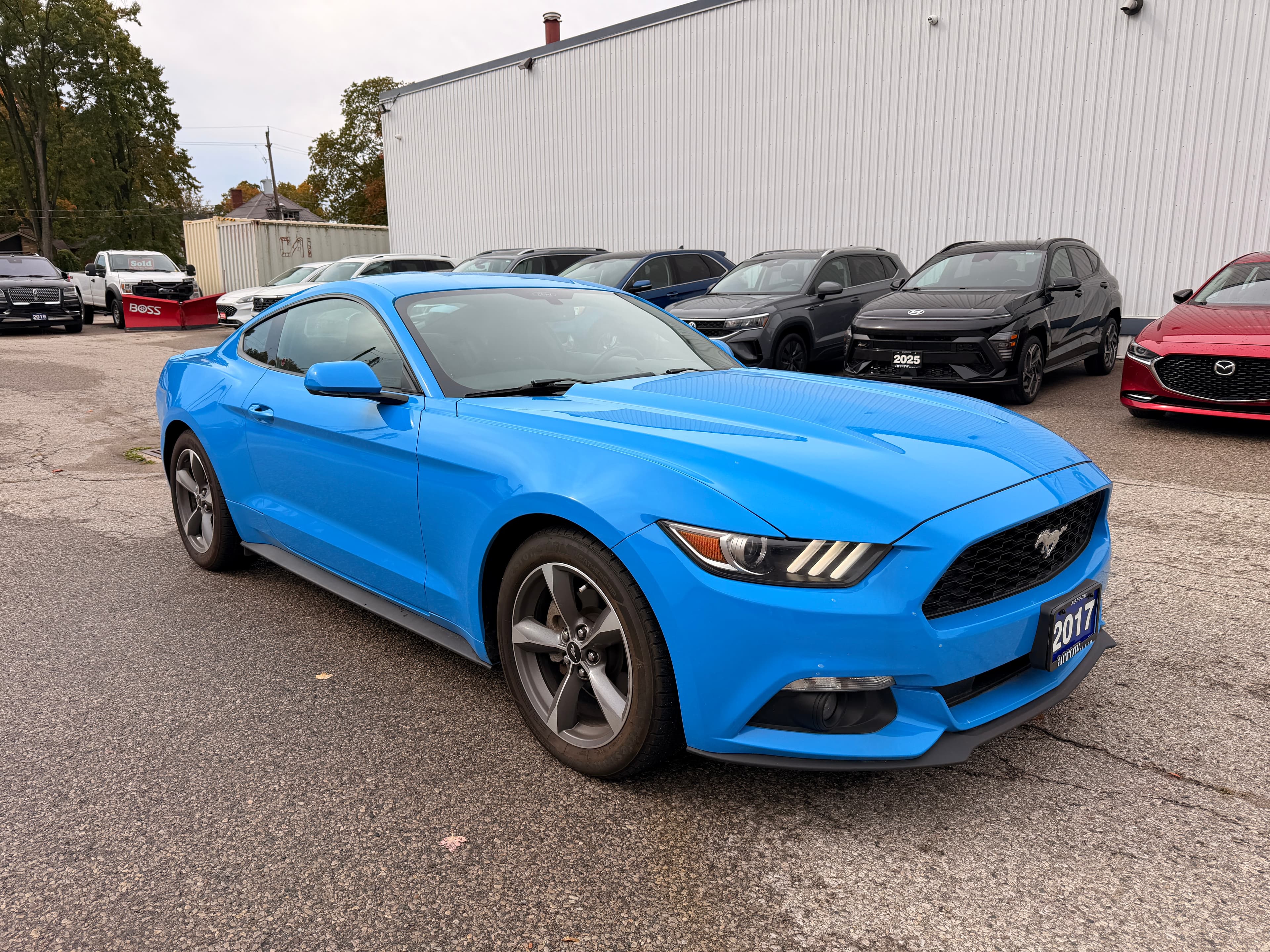 2017 Ford Mustang EcoBoost, photograph 3