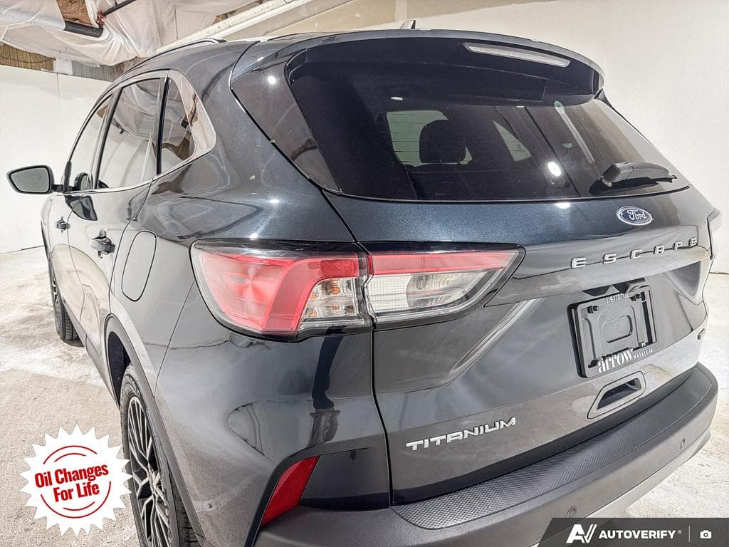 2022 Ford Escape Plug-In Hybrid Titanium, photograph 16