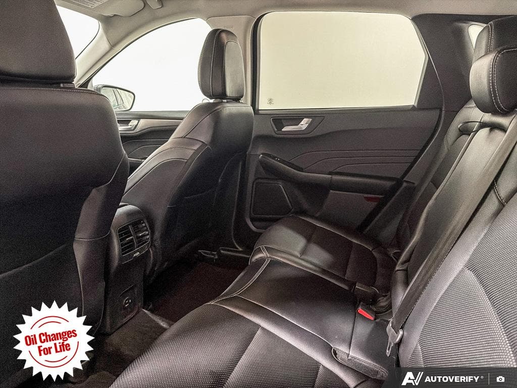 2022 Ford Escape Plug-In Hybrid Titanium, photograph 28