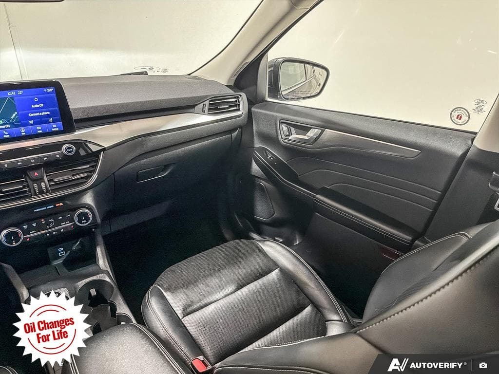 2022 Ford Escape Plug-In Hybrid Titanium, photograph 30