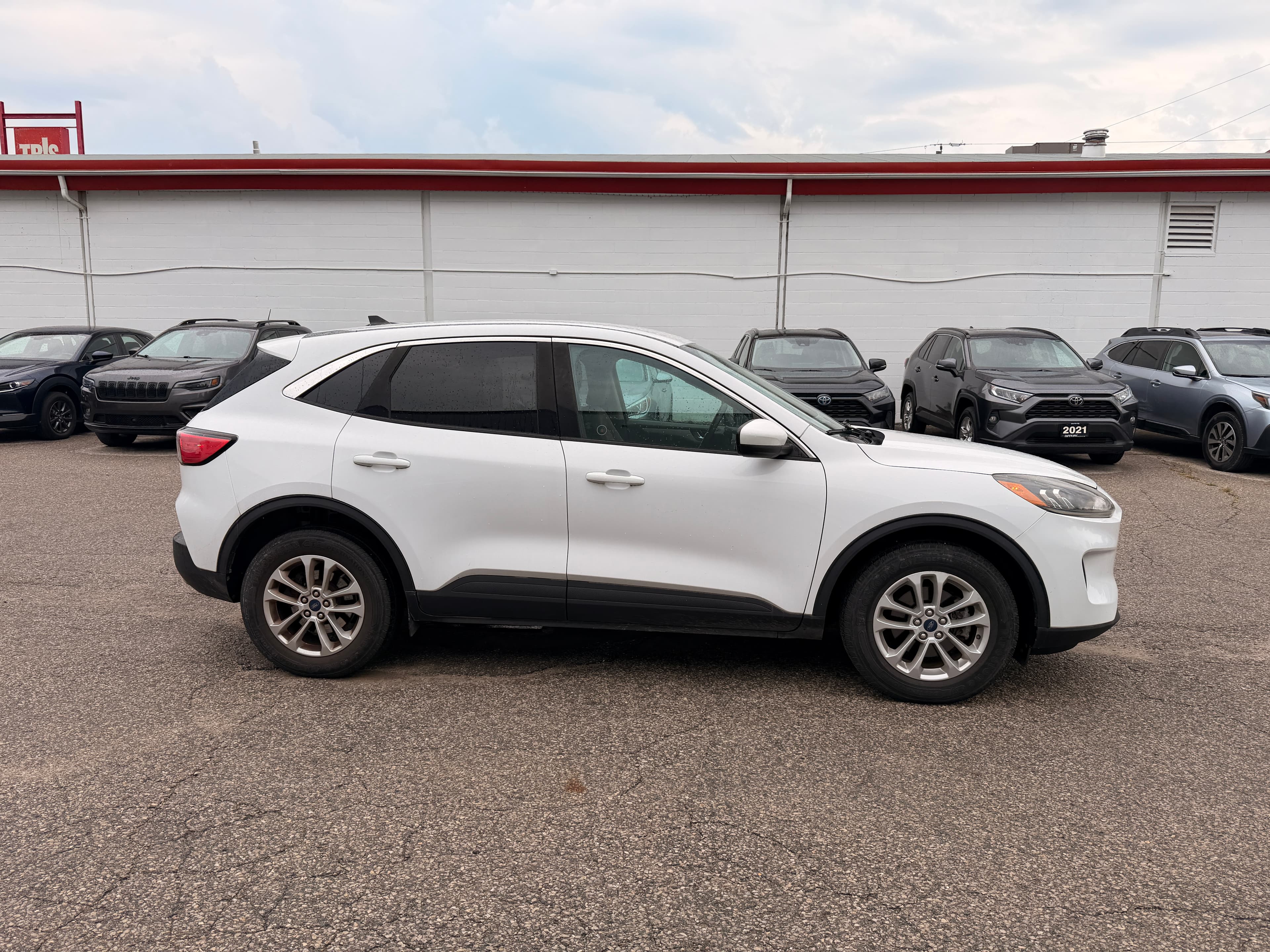 2020 Ford Escape SE, photograph 4