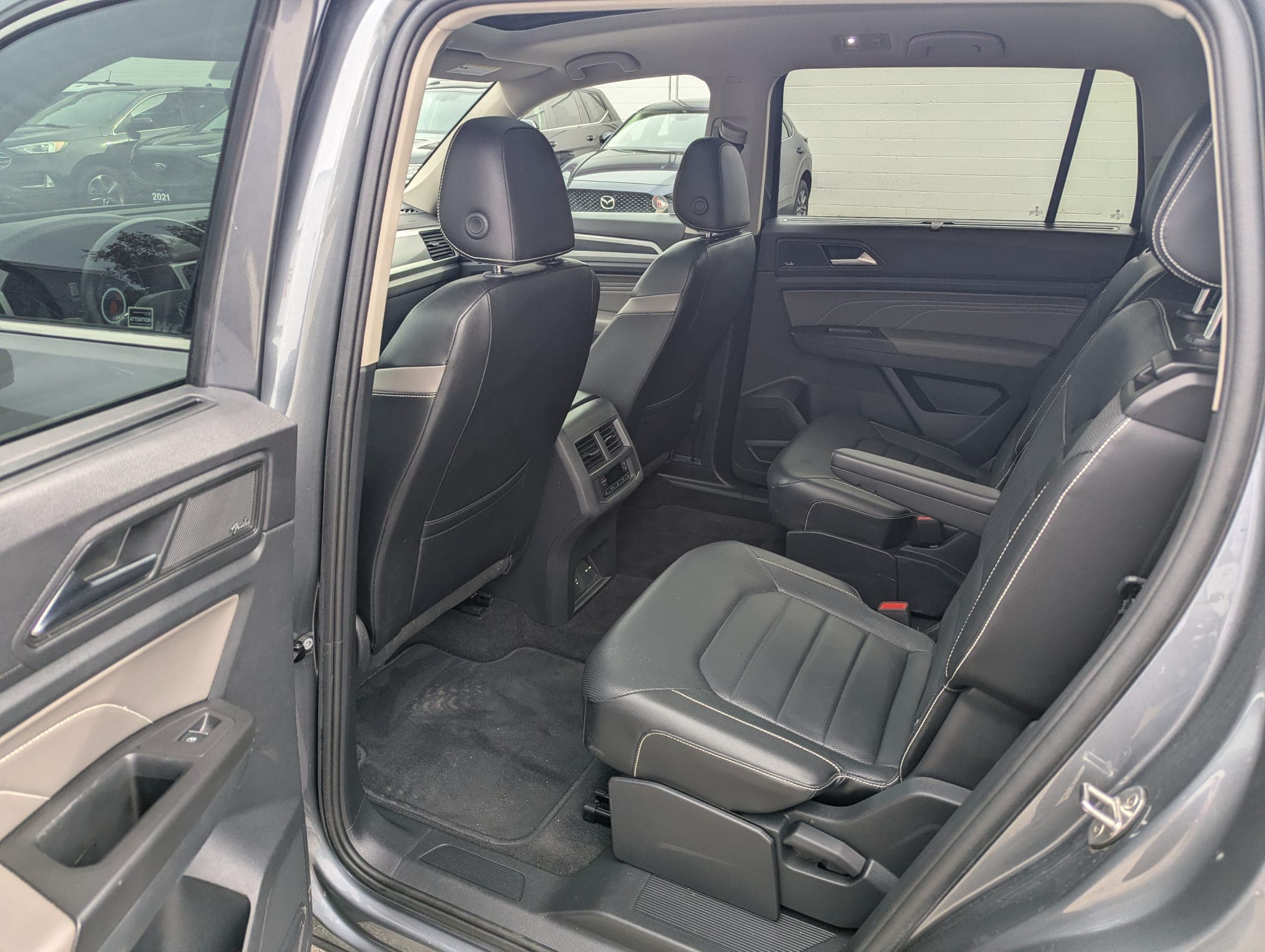 2022 Volkswagen Atlas Execline, photograph 9