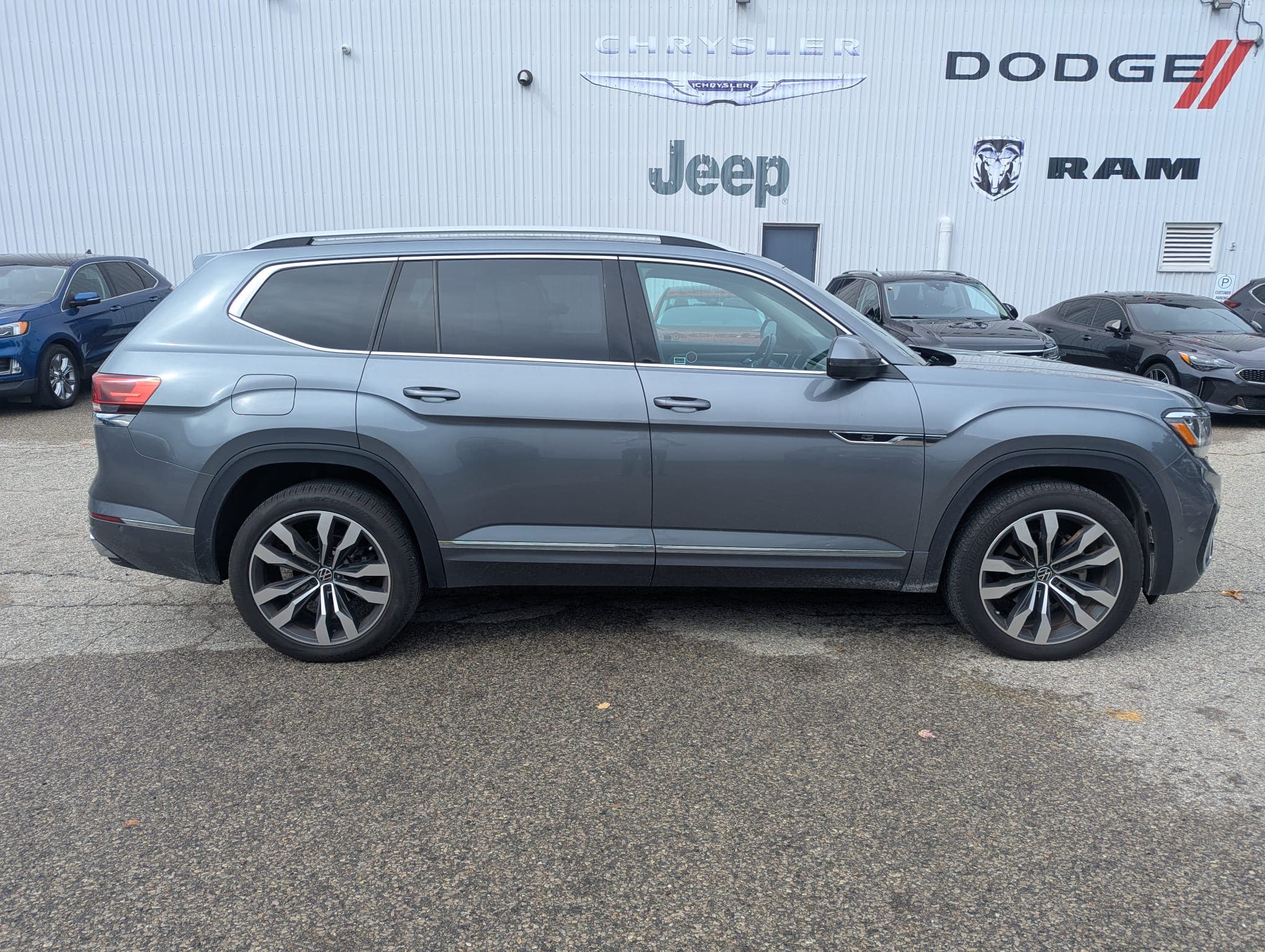 2022 Volkswagen Atlas Execline, photograph 7
