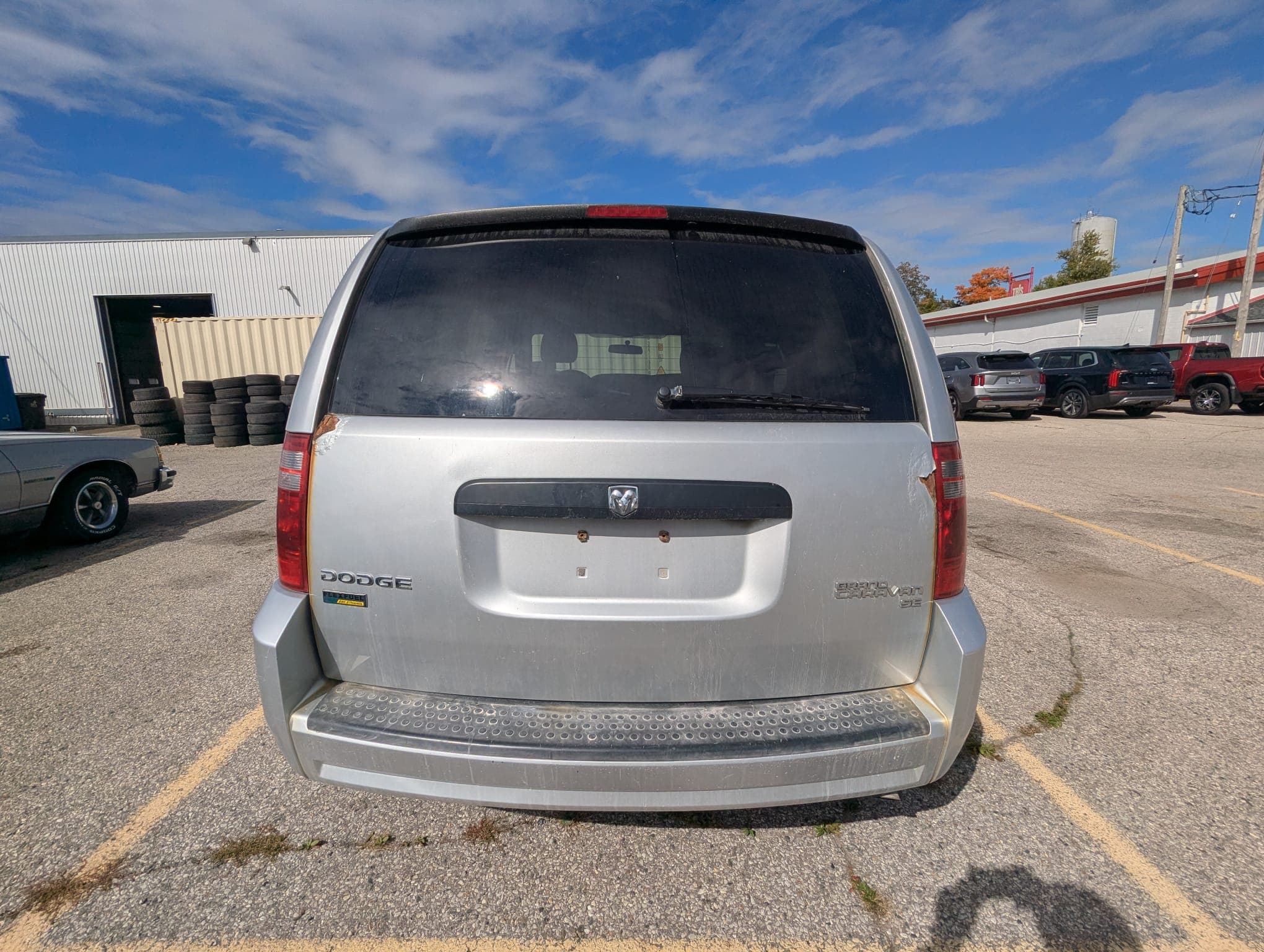 2010 Dodge Grand Caravan SE, photograph 4