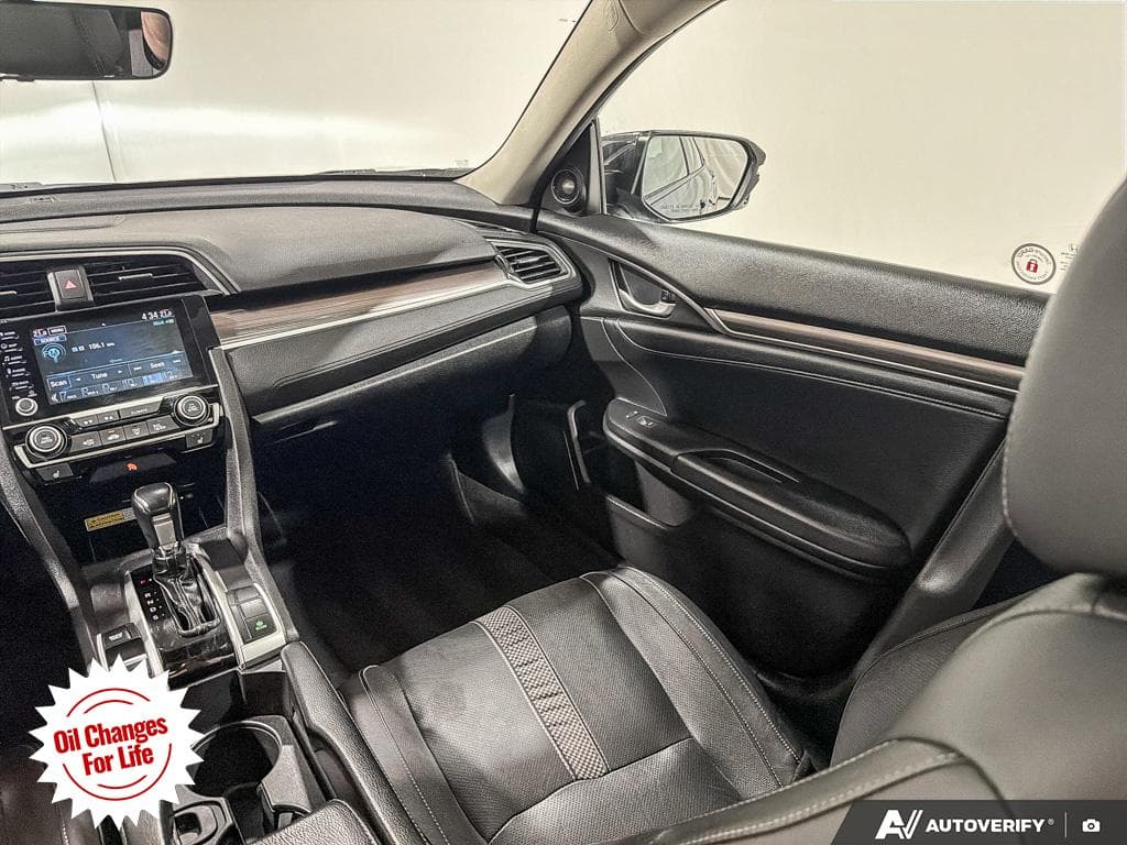 2019 Honda Civic Touring, photograph 30