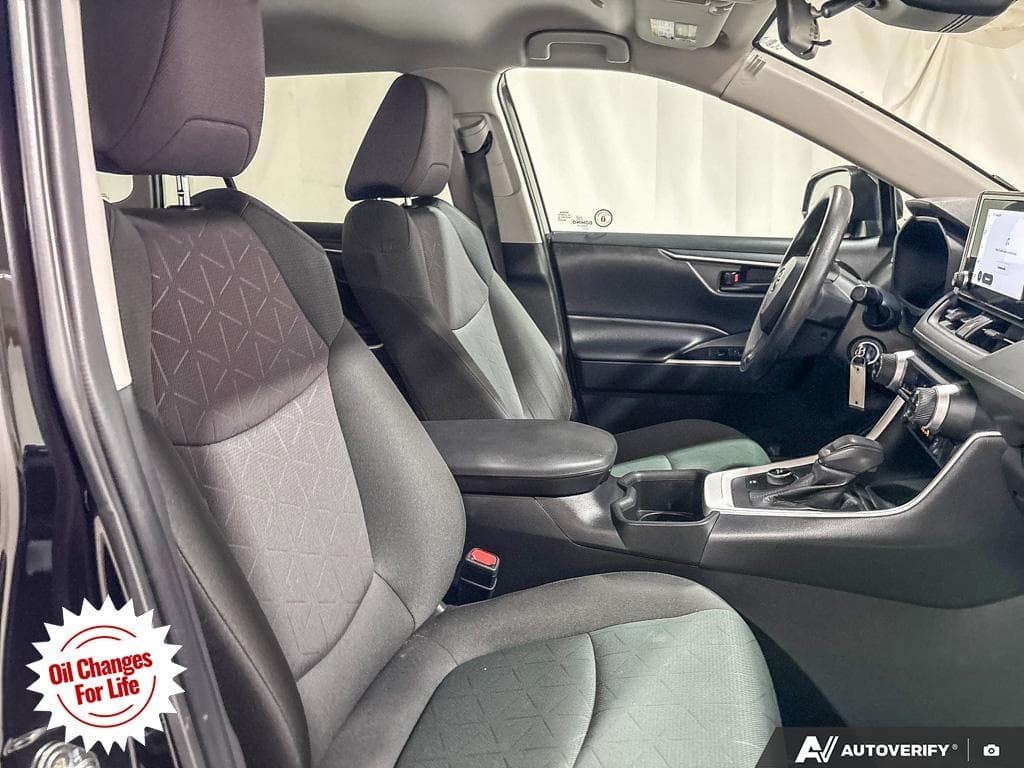 2023 Toyota RAV4 Hybrid LE, photograph 26