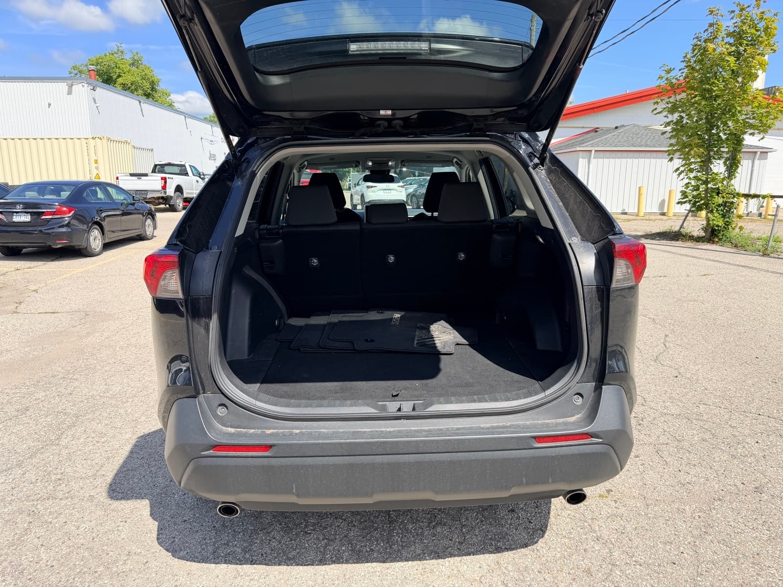 2023 Toyota RAV4 Hybrid LE, photograph 37