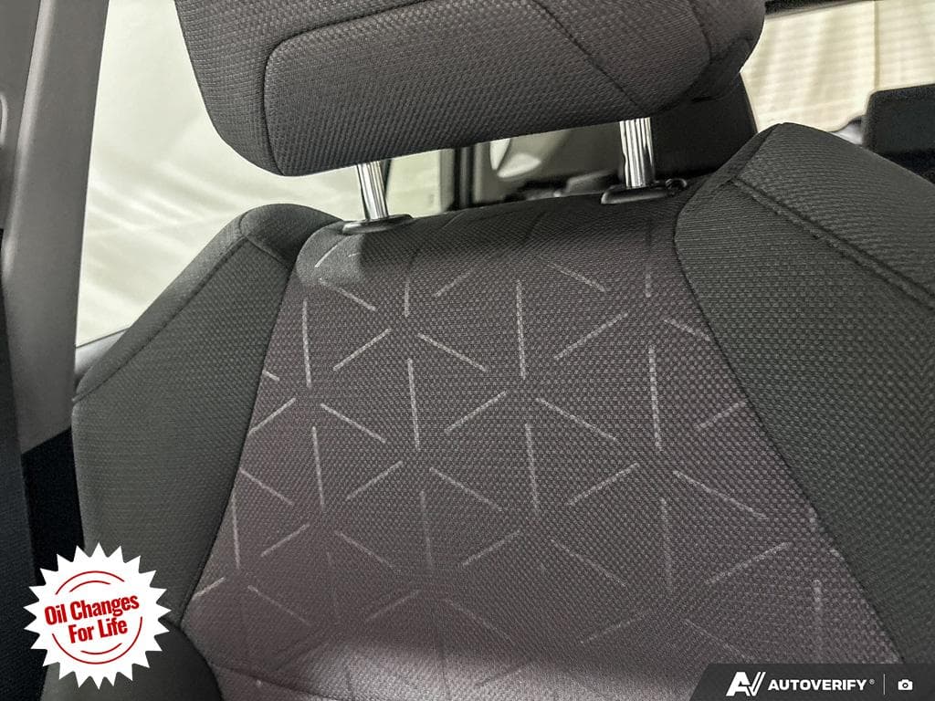 2023 Toyota RAV4 Hybrid LE, photograph 24