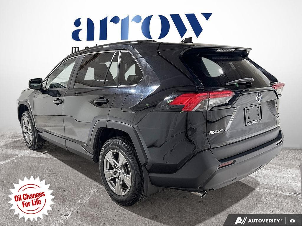 2023 Toyota RAV4 Hybrid LE, photograph 6