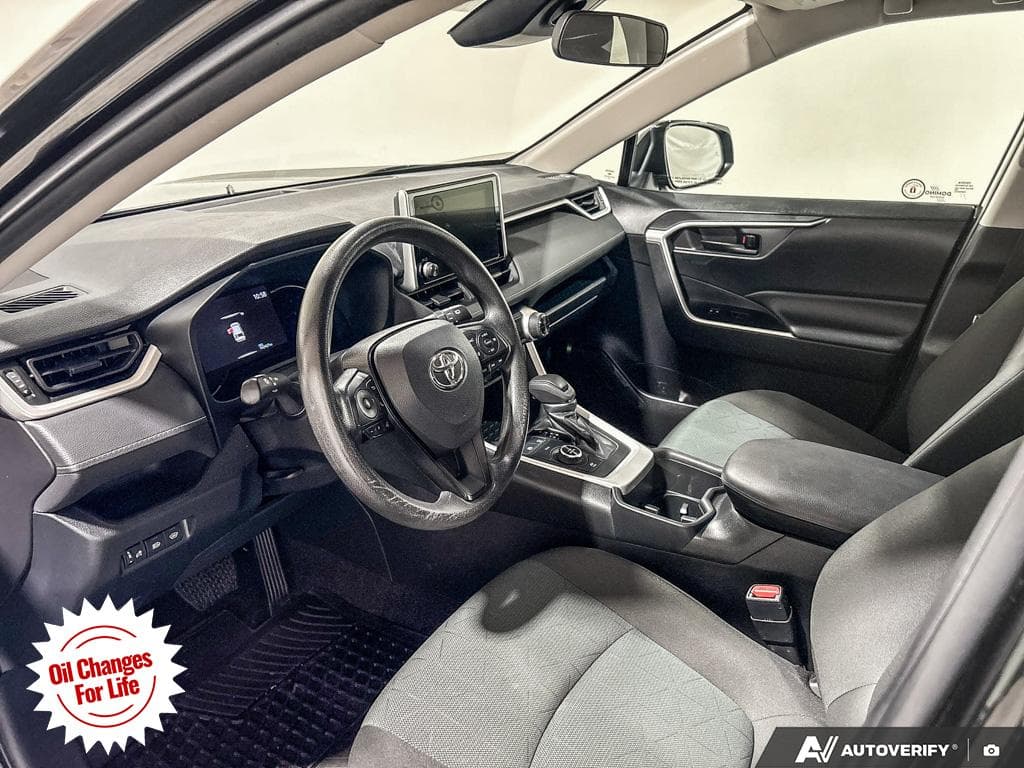 2023 Toyota RAV4 Hybrid LE, photograph 17