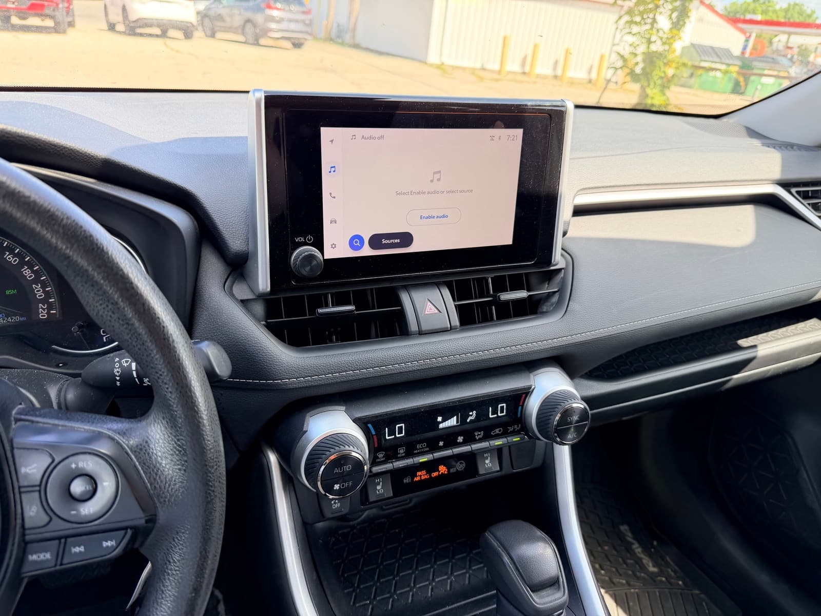 2023 Toyota RAV4 Hybrid LE, photograph 41