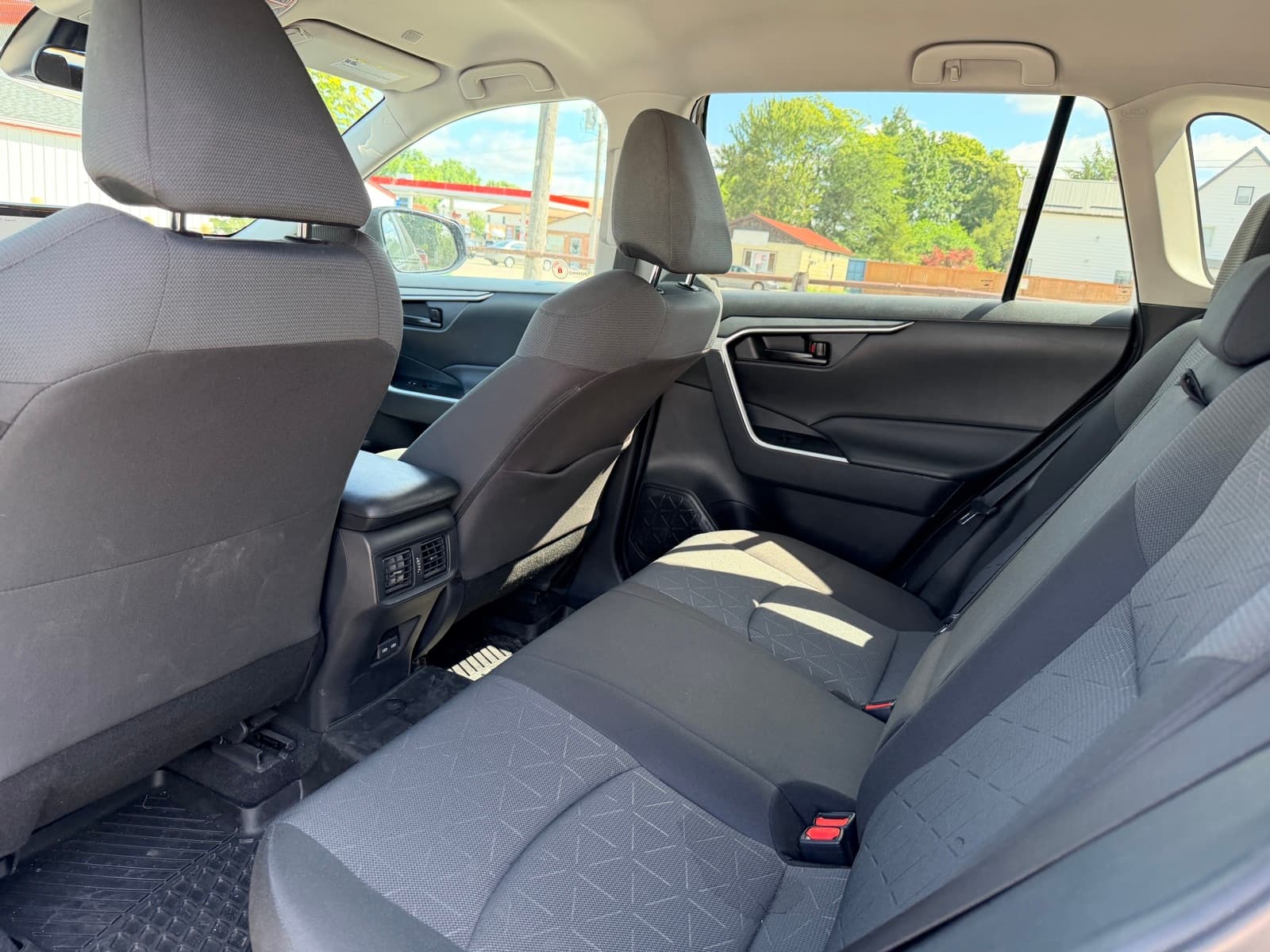 2023 Toyota RAV4 Hybrid LE, photograph 39