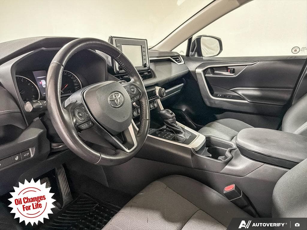 2021 Toyota RAV4 XLE, photograph 18