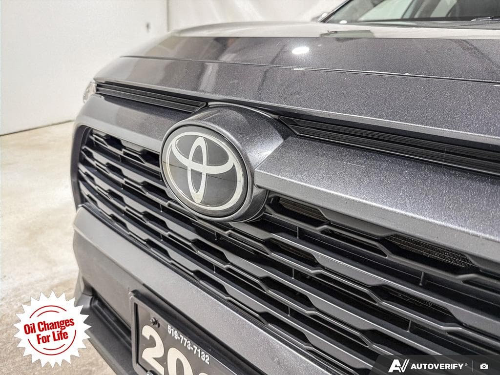 2021 Toyota RAV4 XLE, photograph 14