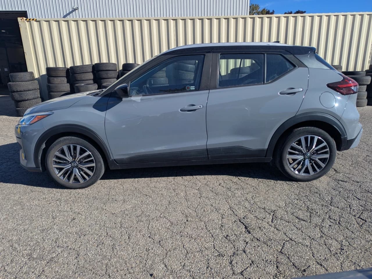 2021 Nissan Kicks SV, photograph 2