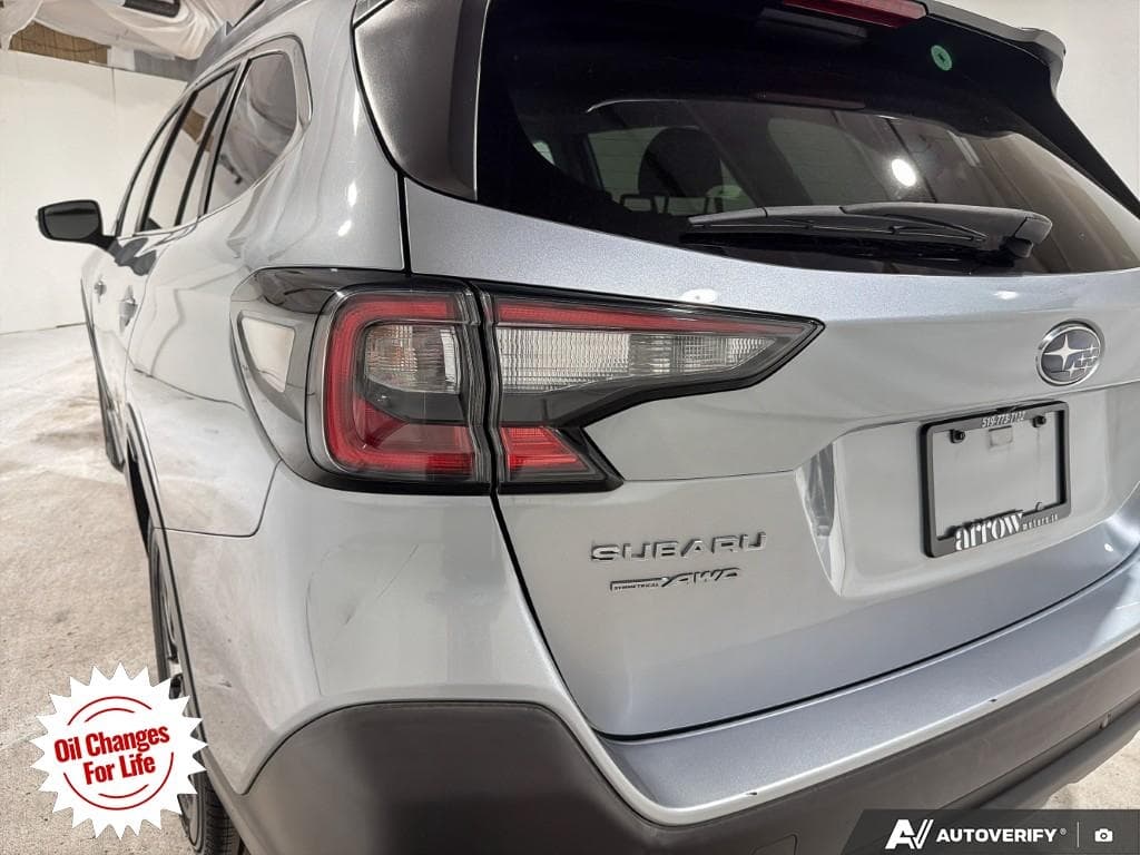 2020 Subaru Outback Touring, photograph 16