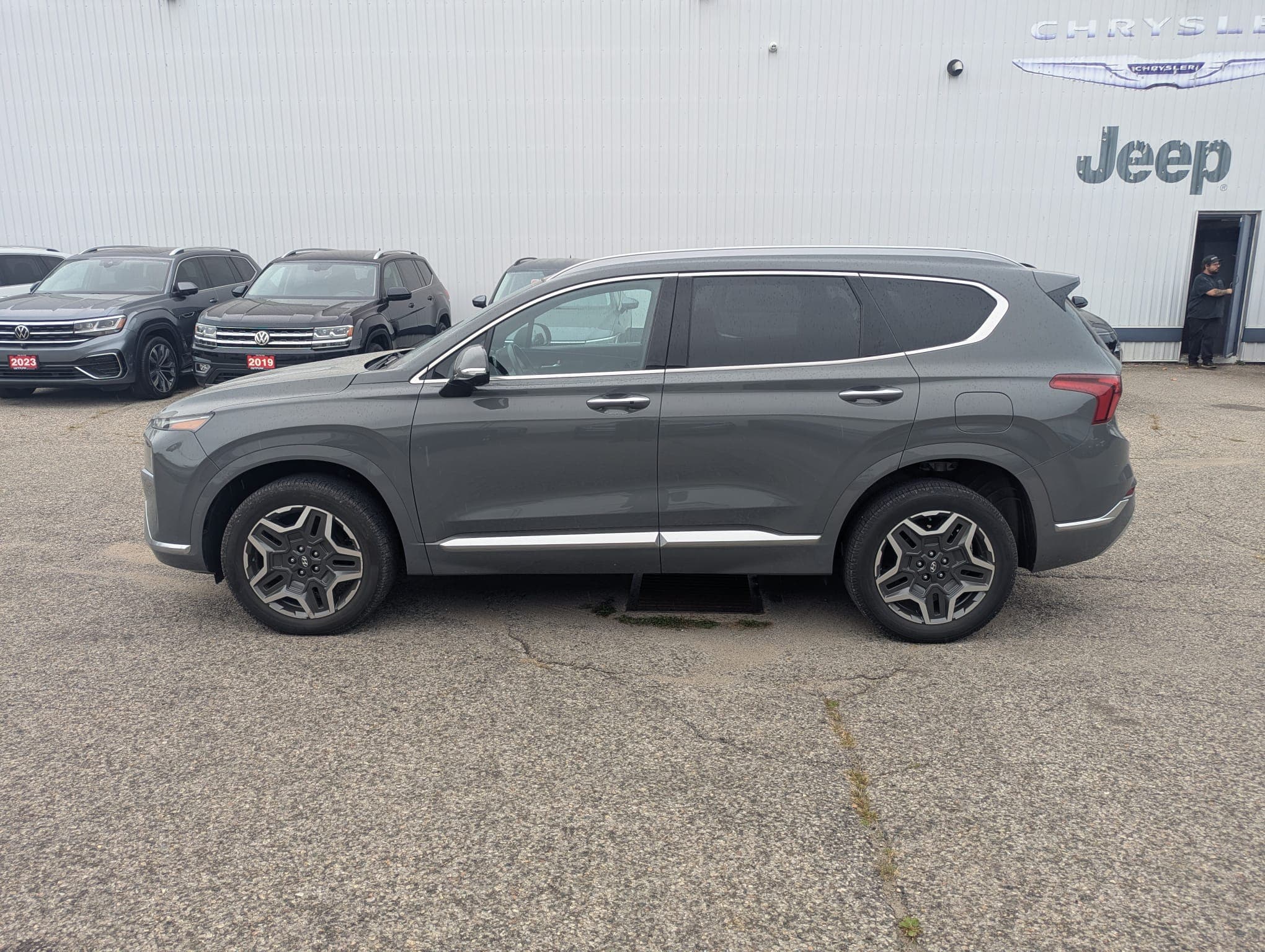 2021 Hyundai Santa Fe Ultimate, photograph 2