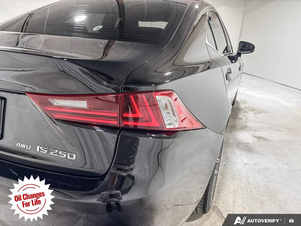 2014 Lexus IS 250, photograph 15
