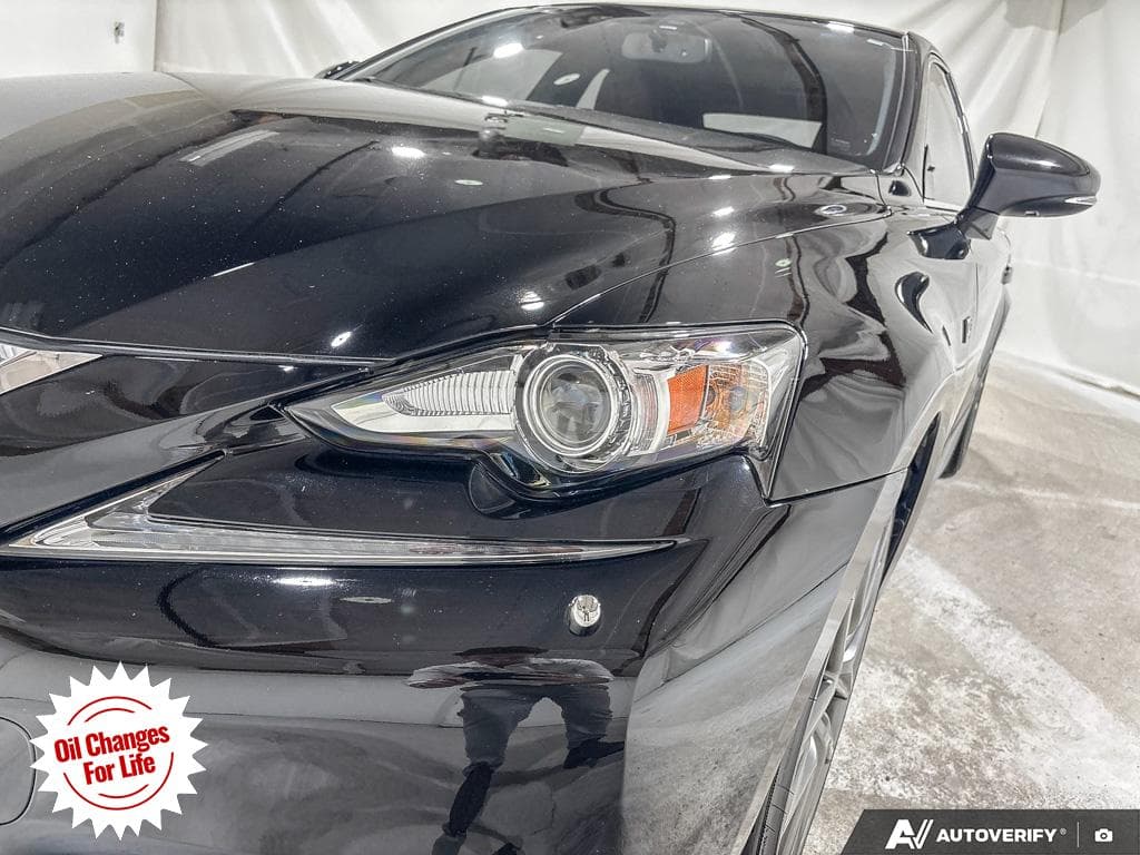2014 Lexus IS 250, photograph 13