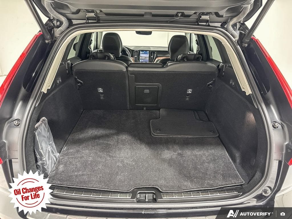2024 Volvo XC60 B5 Plus Dark Theme, photograph 17