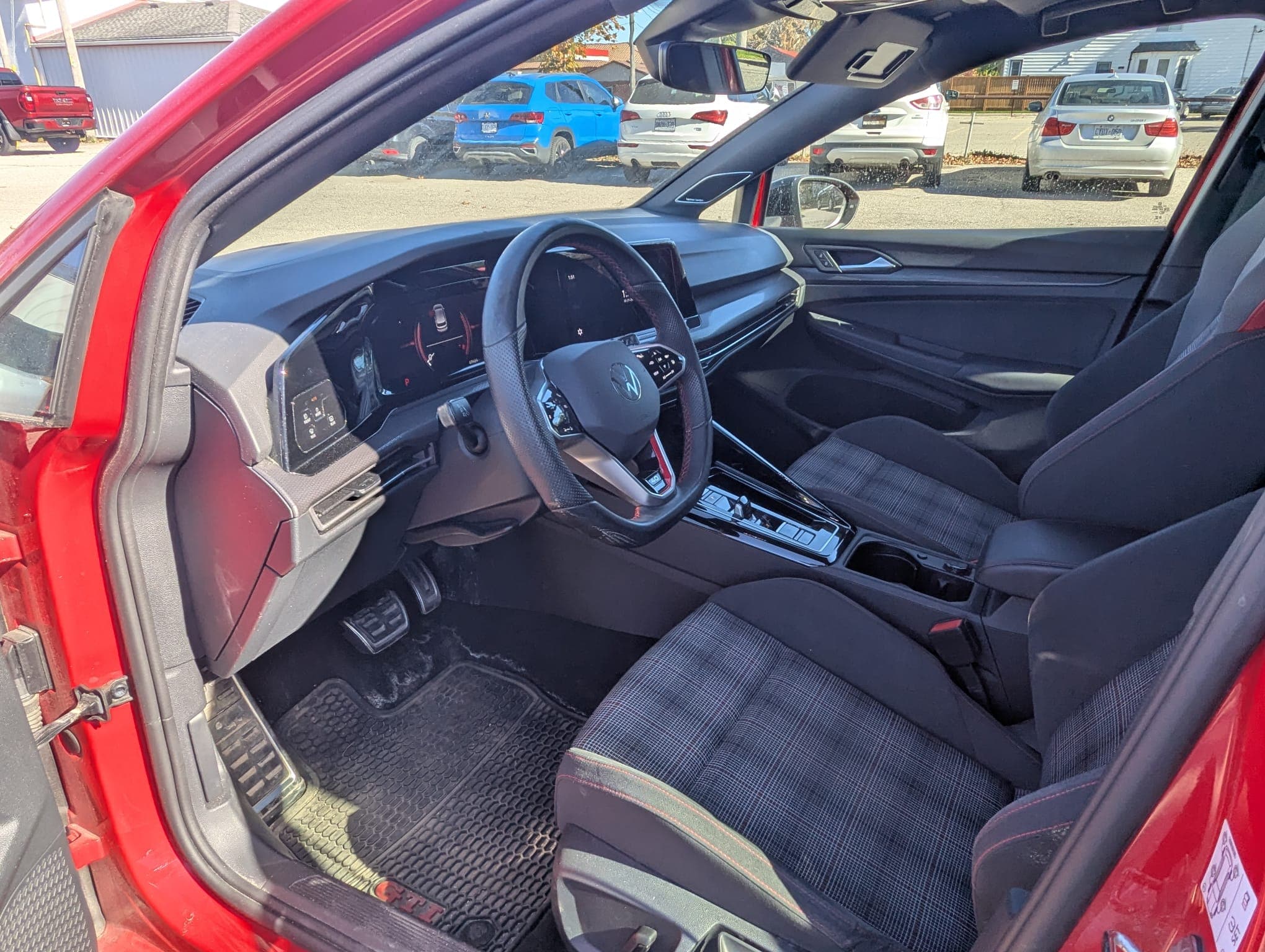 2023 Volkswagen Golf GTI, photograph 8